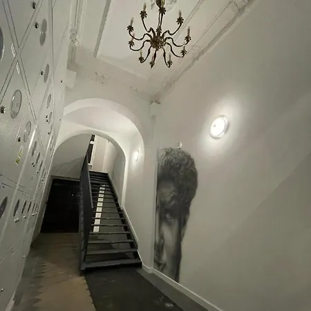 Kamienica Centrum Nr 4 *